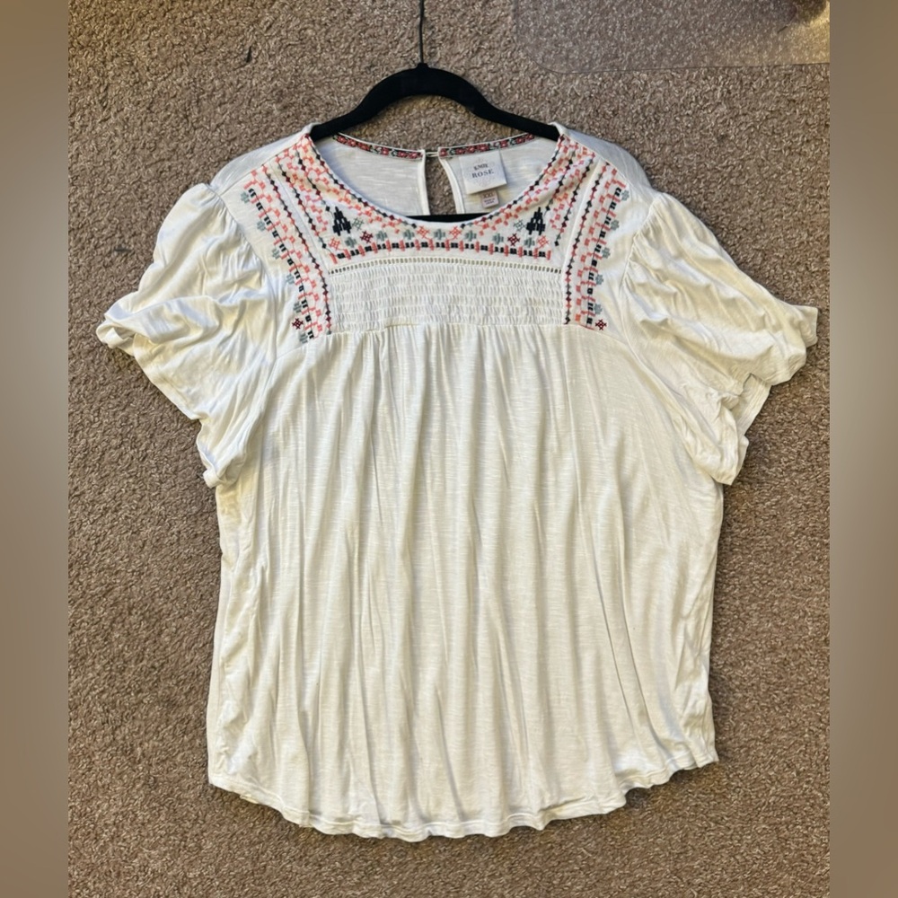 White Knox Rose top with colorful details on collar